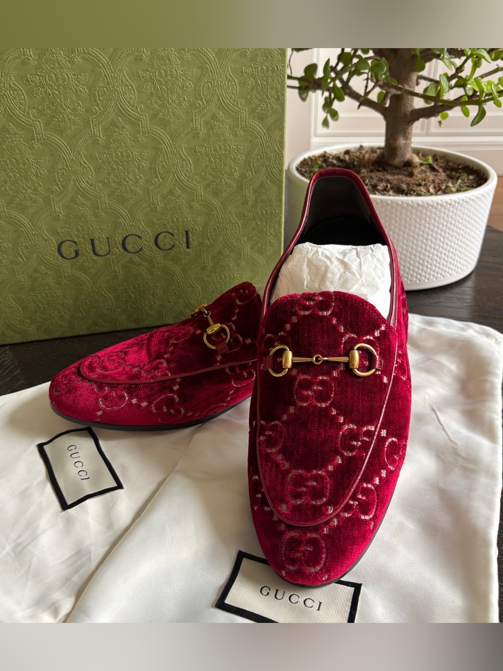 AUTHENTIC GUCCI JORDAN VELVET LOAFERS